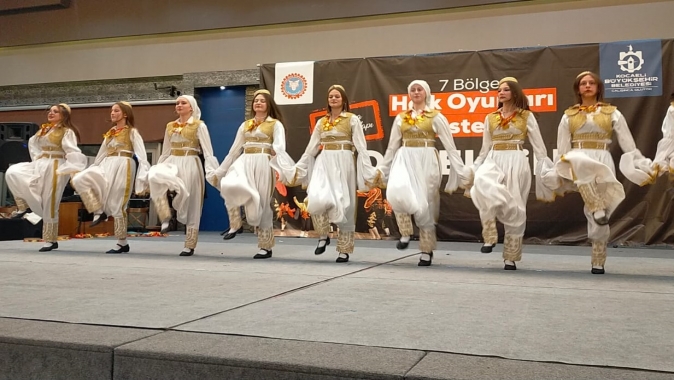 1. ULUSLARARASI HALKOYUNLARI BALKAN FESTİVALİ GÖLCÜK’E TAŞINIYOR