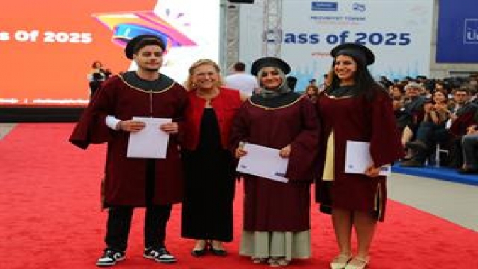 25. yılını geride bırakan Sabancı Üniversitesi’nin 23. dönem lisans ve 26. dönem lisansüstü mezuniyet töreni gerçekleşti