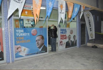 AK Parti seçim bürosuna bombalı saldırı!