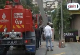 Alışveriş merkezinde korkutan yangın