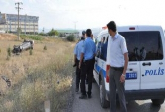 Araç şarampole uçtu: 2 polis yaralı