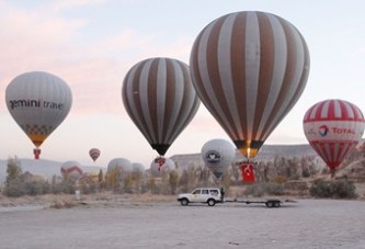 Balonlar '10 Kasım' için havalandı