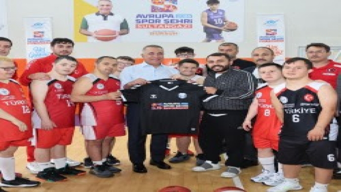 Başkan Dursun Down Sendromlu Basketbol Milli Takımımızla Bir Arada