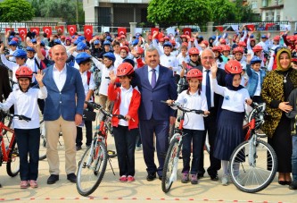 Başkan yine sevindirdi