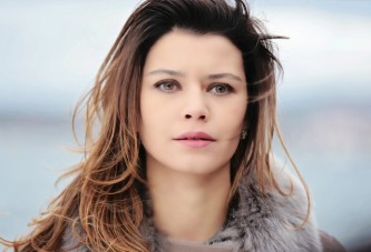 Beren Saat'e göre Türkiye'de kadın olmak! 'Kadınlar bağımsız değil'