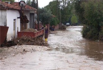 Biga'da sel: 2 kişi kayıp