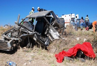 Burdur'da trafik kazası: 2 ölü, 4 yaralı