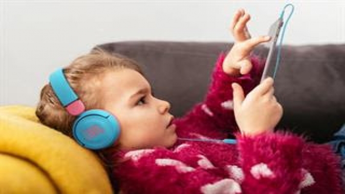 ÇOCUKLAR JBL İLE HEM EĞLENECEK HEM ÖĞRENECEK