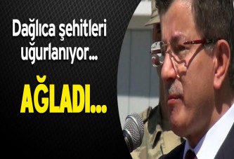 Davutoğlu gözyaşlarını tutamadı