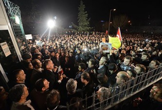 Demokrasi ve medyaya darbe operasyonu başladı