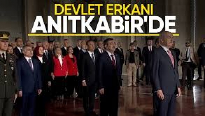 Devlet erkanı Anıtkabirde