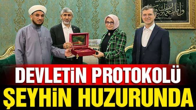 Devletin protokolü şeyhin huzurunda