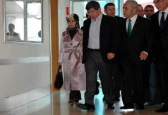 Dışişleri Bakanı Davutoğlu Kanada'ya Gitti