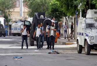 Diyarbakır’da 14 tutuklama