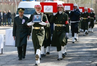 Diyarbakır, şehitlerini uğurladı