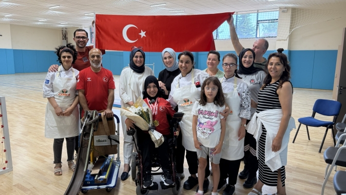 Dünya şampiyonu Havva Alyurt’a sürpriz kutlama