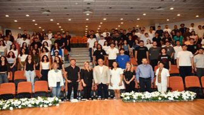 Ege Üniversitesi Diş Hekimliği Öğrencileri Eğitime İlk Adımı Attı