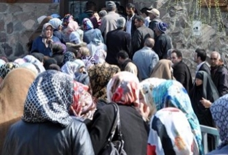 Erzurum'da bedava kıyma izdihamı