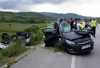 Feci kazada beş kişi öldü