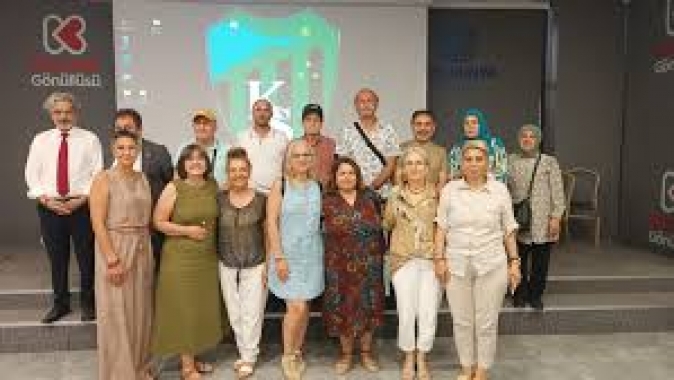 Halk Kürsüsü Bir İlke İmza Atıyor.Türk  dünyasının kalbi bu kez İZMİT'TE atacak.