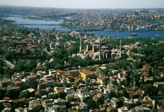 İstanbul'un yarısı neredeyse onun