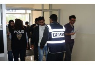 İzmir'de Kpss Operasyonu; 19 Gözaltı