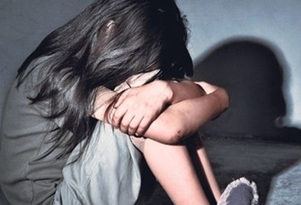 Kendisine tecavüz eden amcasının cinsel organını kesti