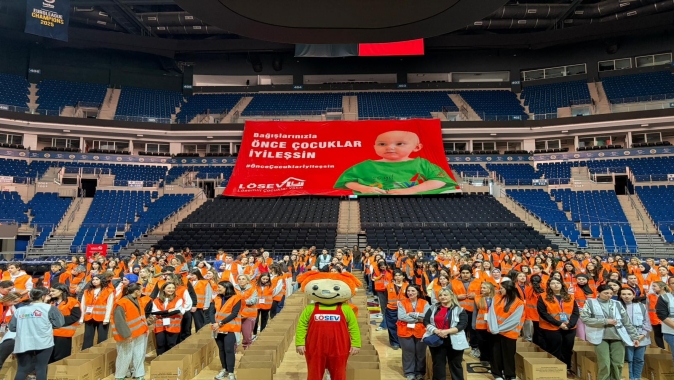 LÖSEV’DEN İSTANBUL’DA KOLİ KOLİ MUTLULUK