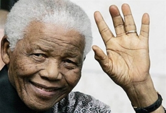 Mandela hastanede, durumu kritik