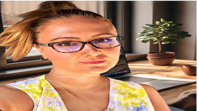 Menajer Gülden Avşaroğlu: “Oyunculuk Şöhret Oyunu Değil, Emek ve Disiplin İşi”