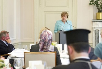Merkel: İslam şüphesiz Almanya'ya aittir