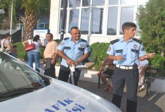 Nedir bu polislerin çektiği?