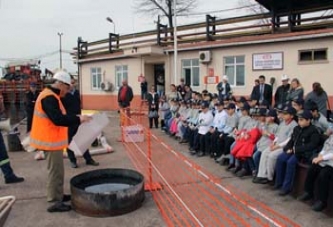 Öğrencilerden deniz kirliliğine müdahale tatbikatı