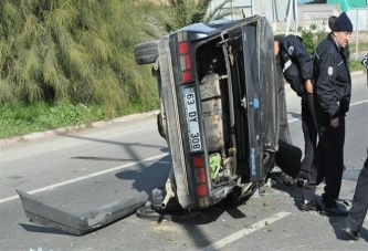 Otomobil takla attı: 3 yaralı