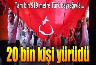 Samsun'da 1919 metre bayrakla 20 bin kişi yürüdü!