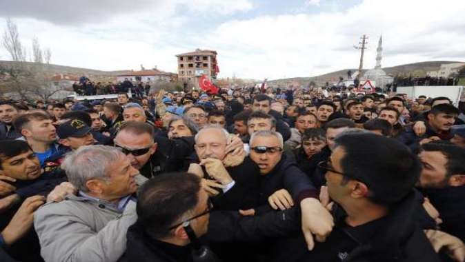 Şehit cenazesinde Kılıçdaroğluna saldırı