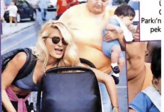 Şeyda Coşkun'un bakıcısının fazla kiloları dikkat çekti.