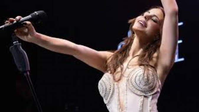 Simge Yeni Albümünü Görkemli Bir Partiyle Tanıtıyor!