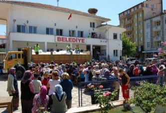 Sındırgı Belediyesi 20 Ton Un Dağıttı