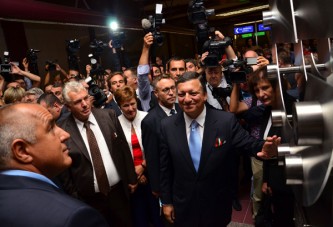 Temelini komünist lider attı, Açılışını AB Başkanı yaptı