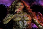 2013'ün en şık şarkıcısı Beyonce