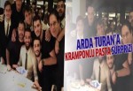 Arda Turan'a krampon pastalı doğum günü kutlaması