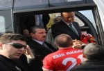 Başbakan Erdoğan ve eşine poşu taktılar