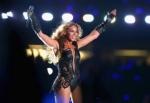 Beyonce Super Bowl'da büyüledi