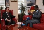 Burundi'nin Ankara Büyükelçisi Joel Nkurabagaya, Anadolu Ajansı'nı (AA) ziyaret etti.