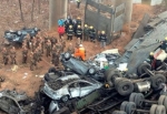 Çin'de otoyolda köprü çöktü: 26 ölü