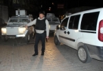 Diyarbakır'da Aranan Kişi Polise Ateş Açtı