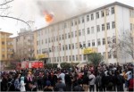 Gaziantep'te lisenin çatısında yangın çıktı