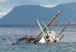 Haitilileri taşıyan tekne alabora oldu