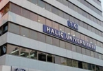 Haliç Üniversitesi Rektörlük binası basıldı